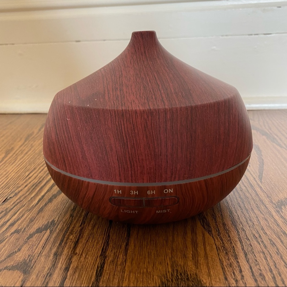 Essential Oil Diffuser - Picture 4 of 5